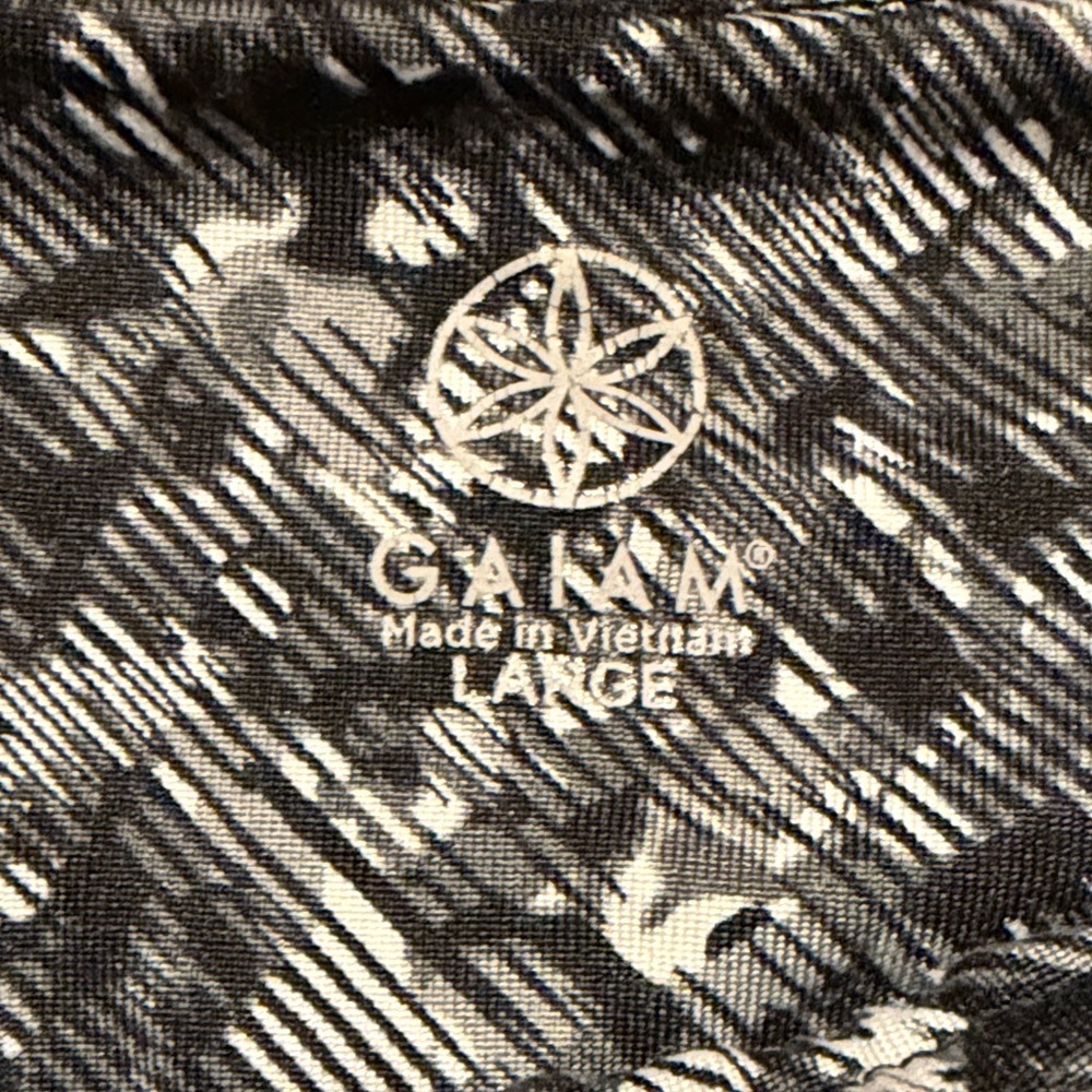Gaiam Charcoal and Black Patterned Leggings - Picture 2 of 4